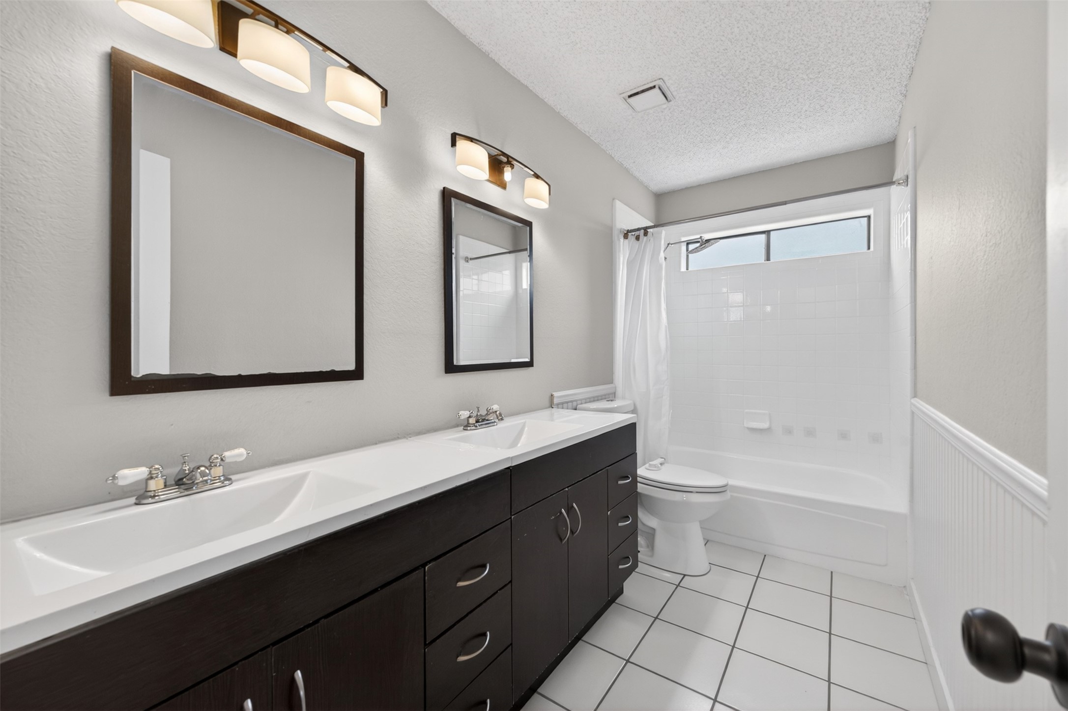 5207 Nocona Lane Arlington TX 76018
