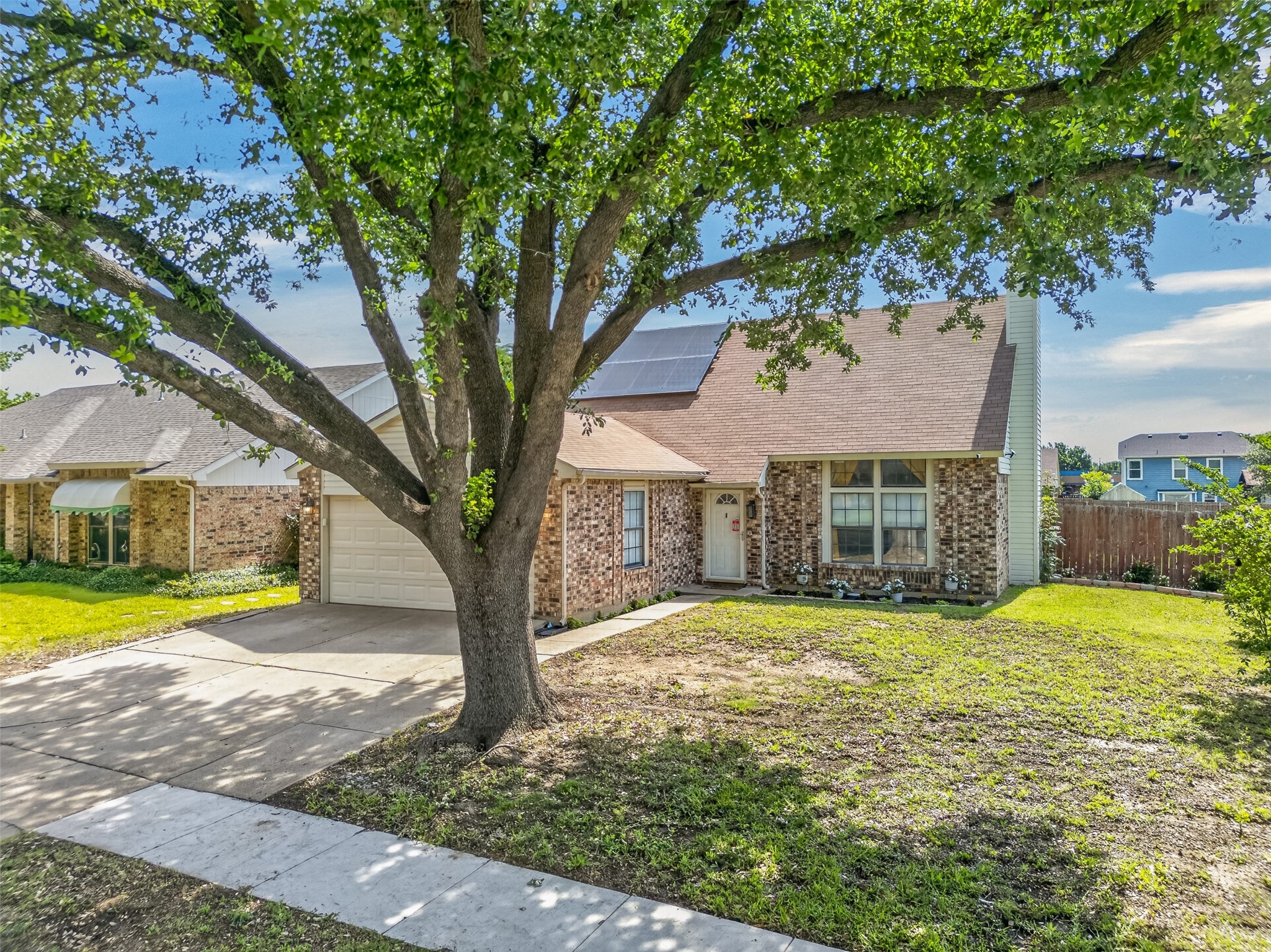 5207 Nocona Lane Arlington TX 76018