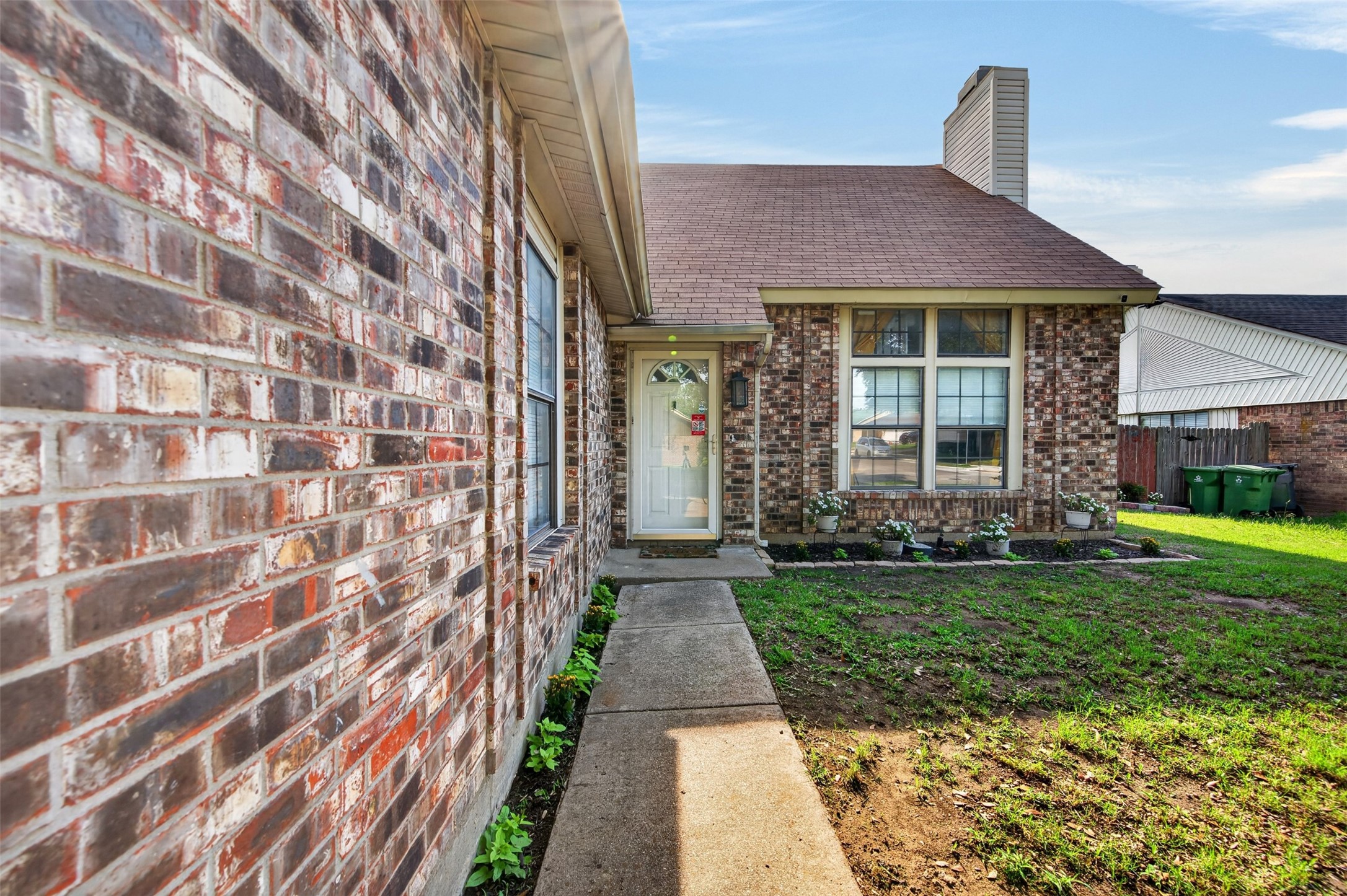 5207 Nocona Lane Arlington TX 76018