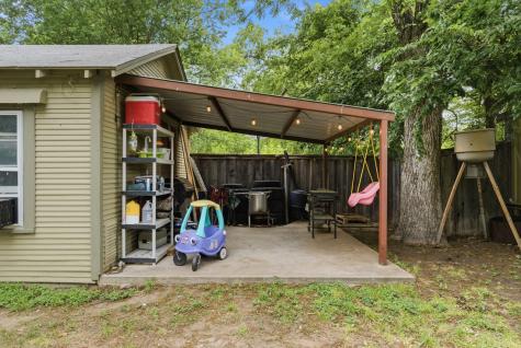 525 S Austin Street De Leon TX 76444