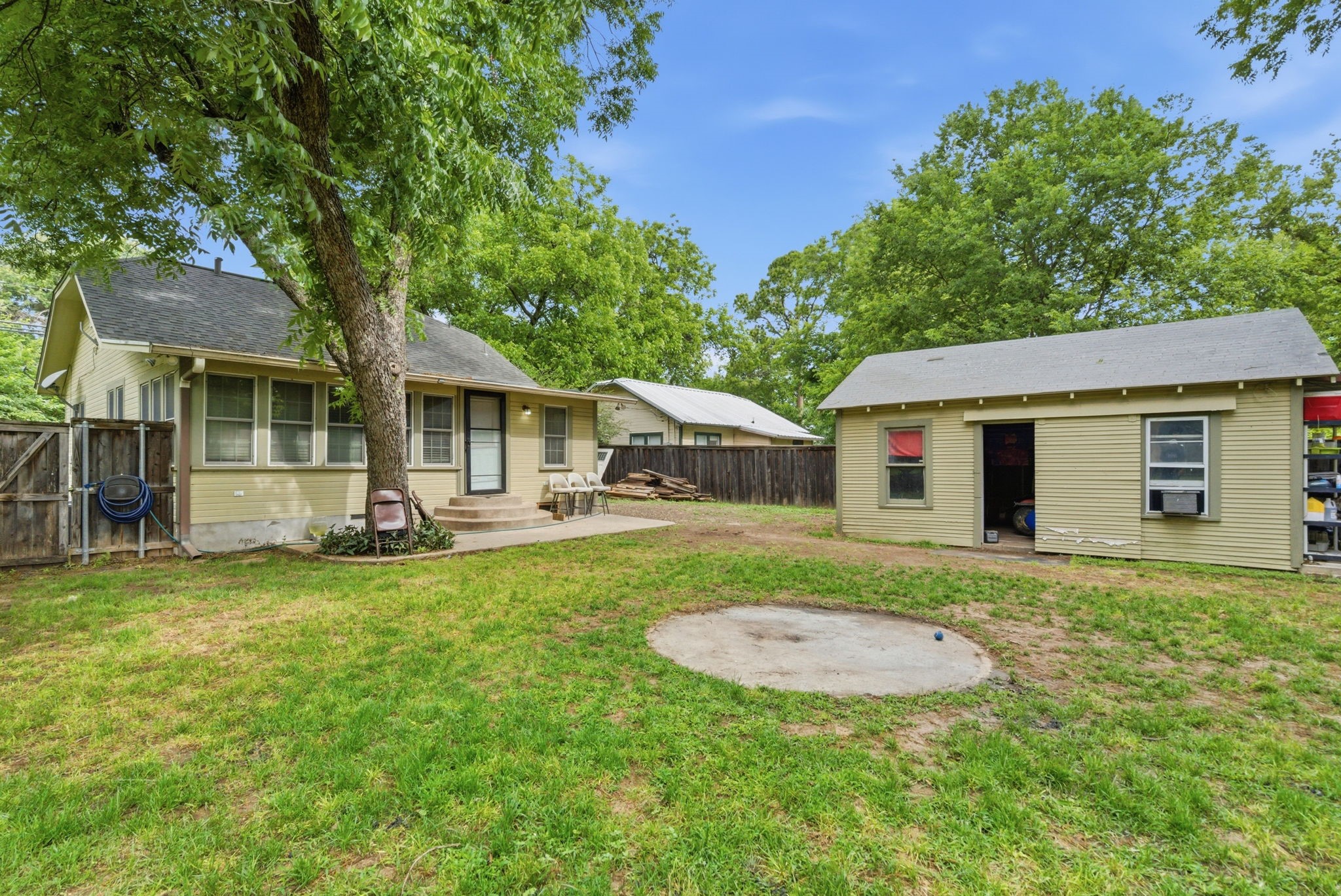 525 S Austin Street De Leon TX 76444