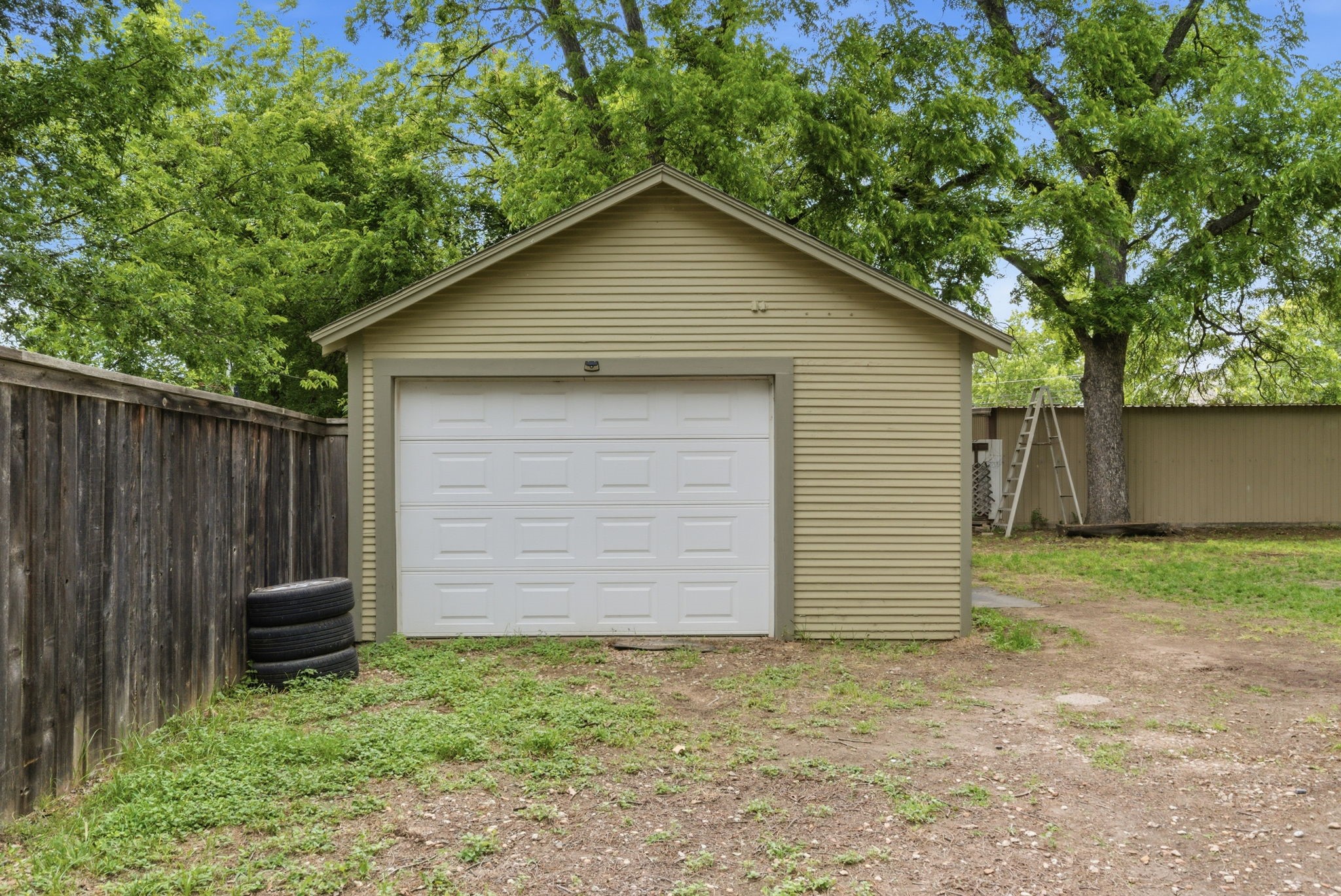 525 S Austin Street De Leon TX 76444