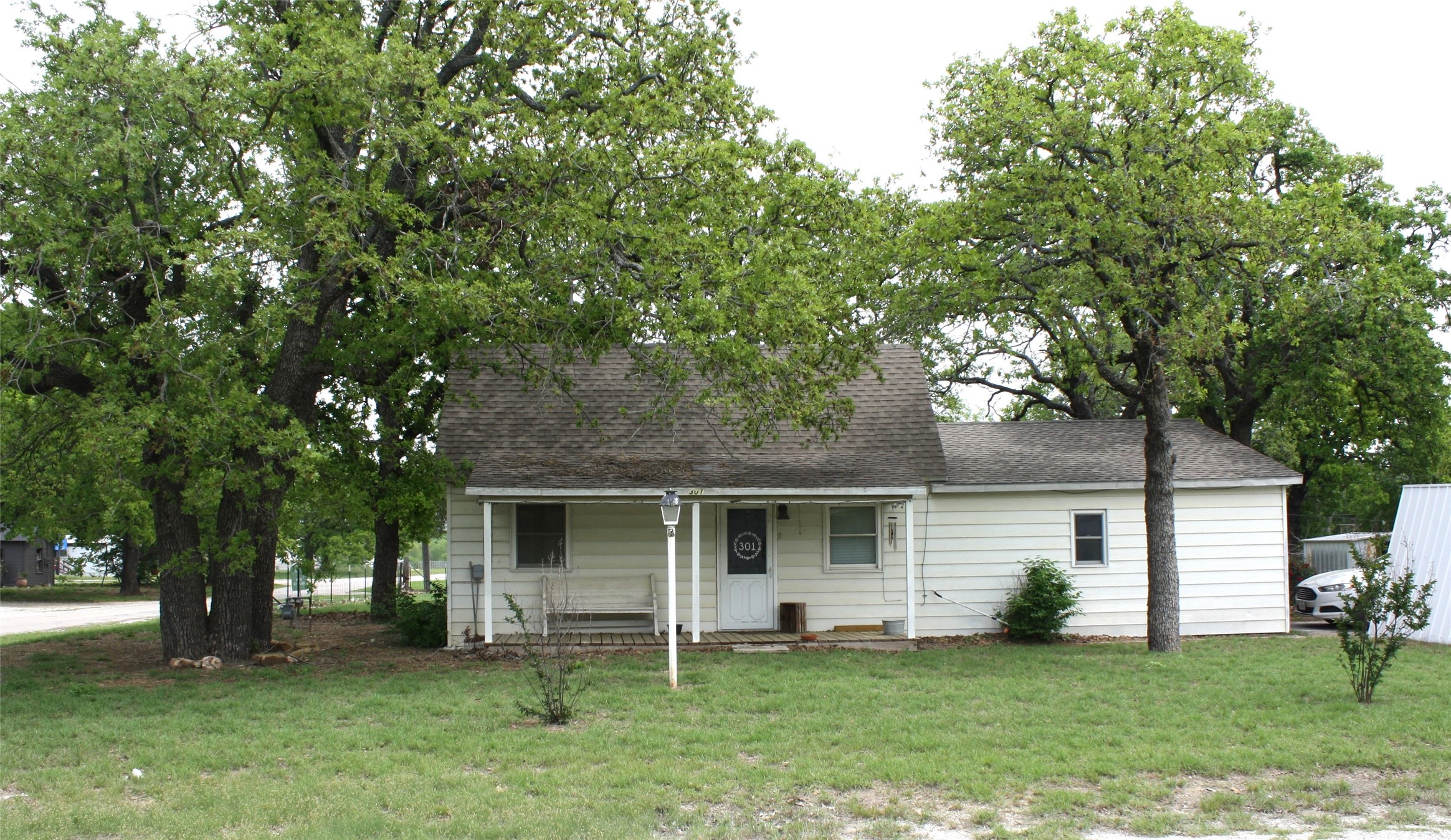 301 Grand Street Montague TX 76251