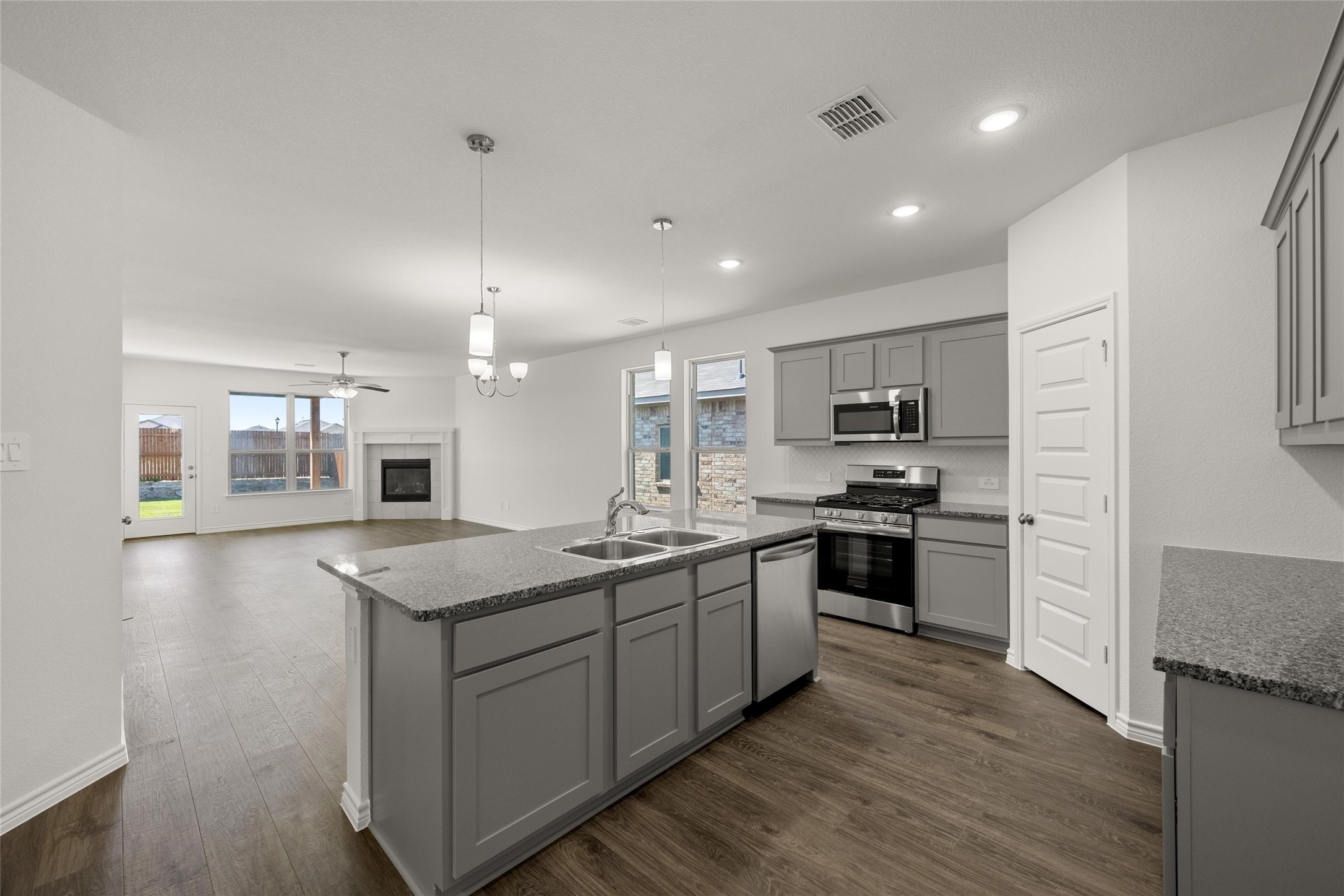 1913 Seminole Drive Cleburne TX 76033