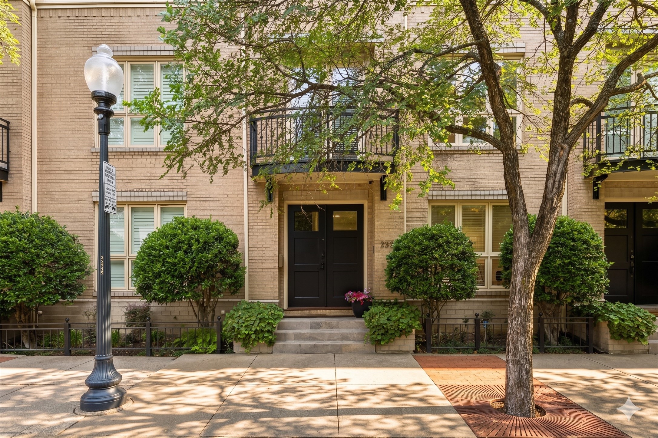 2323 Allen Street Dallas TX 75204