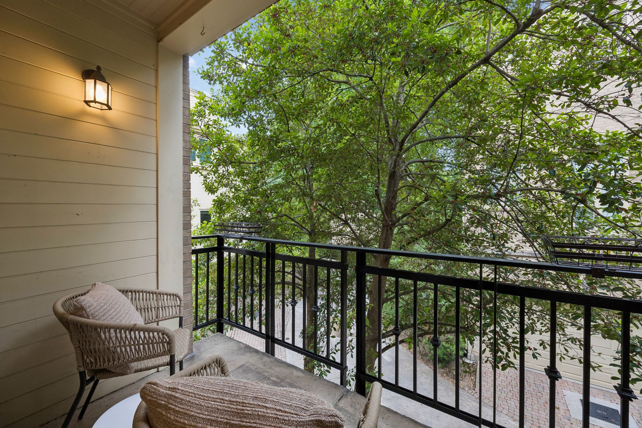 2323 Allen Street Dallas TX 75204