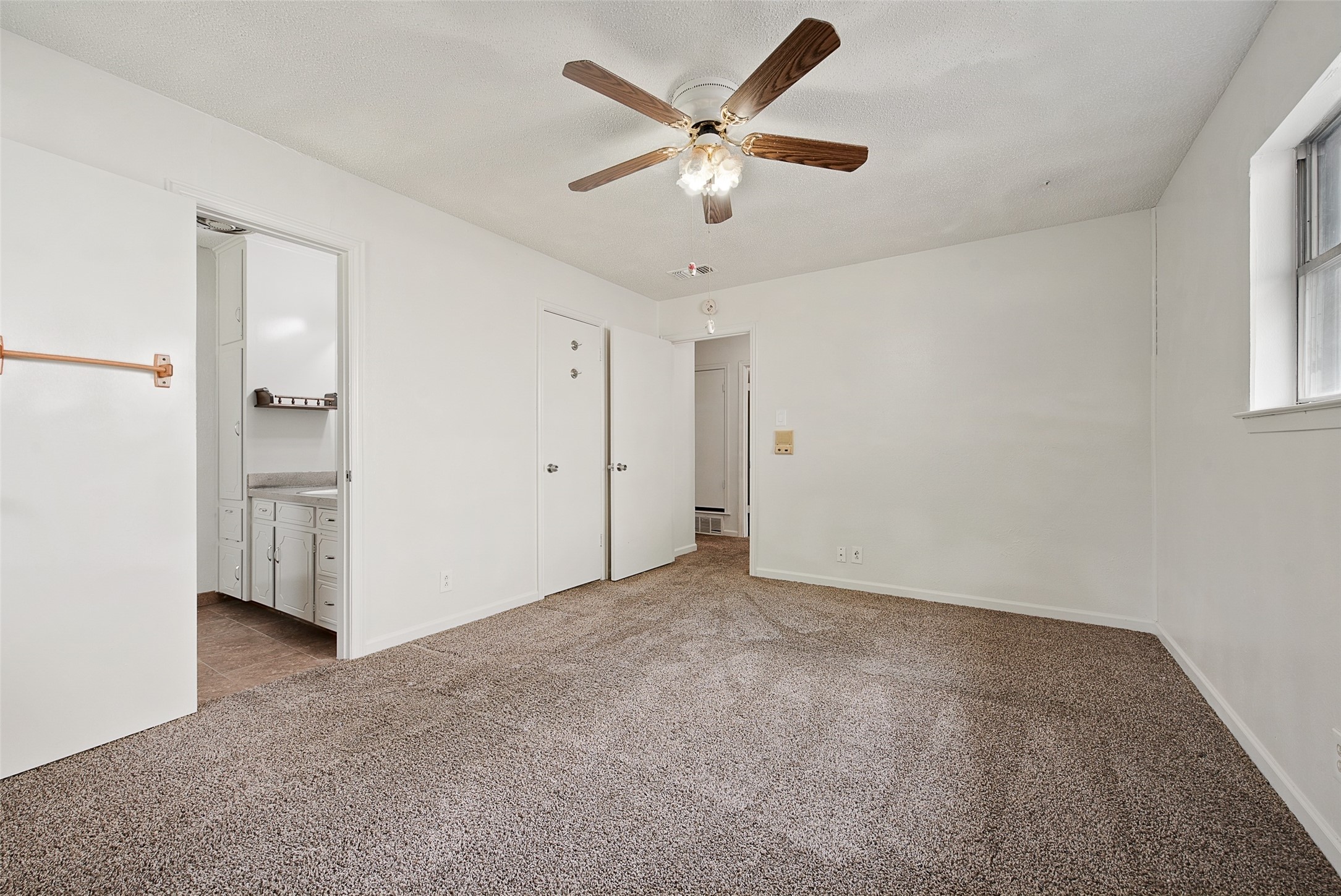657 Sue Ann Lane Burleson TX 76028