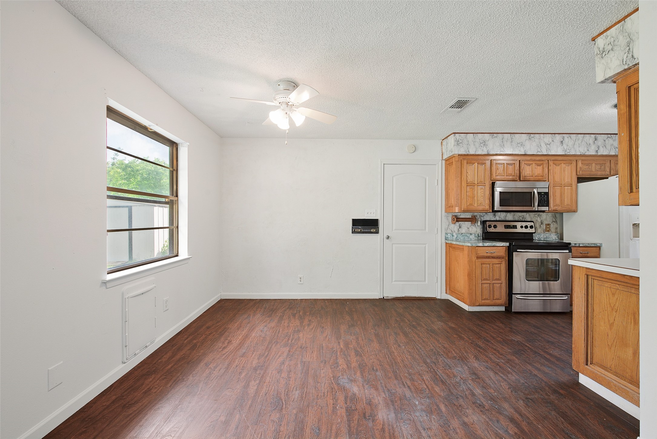 657 Sue Ann Lane Burleson TX 76028
