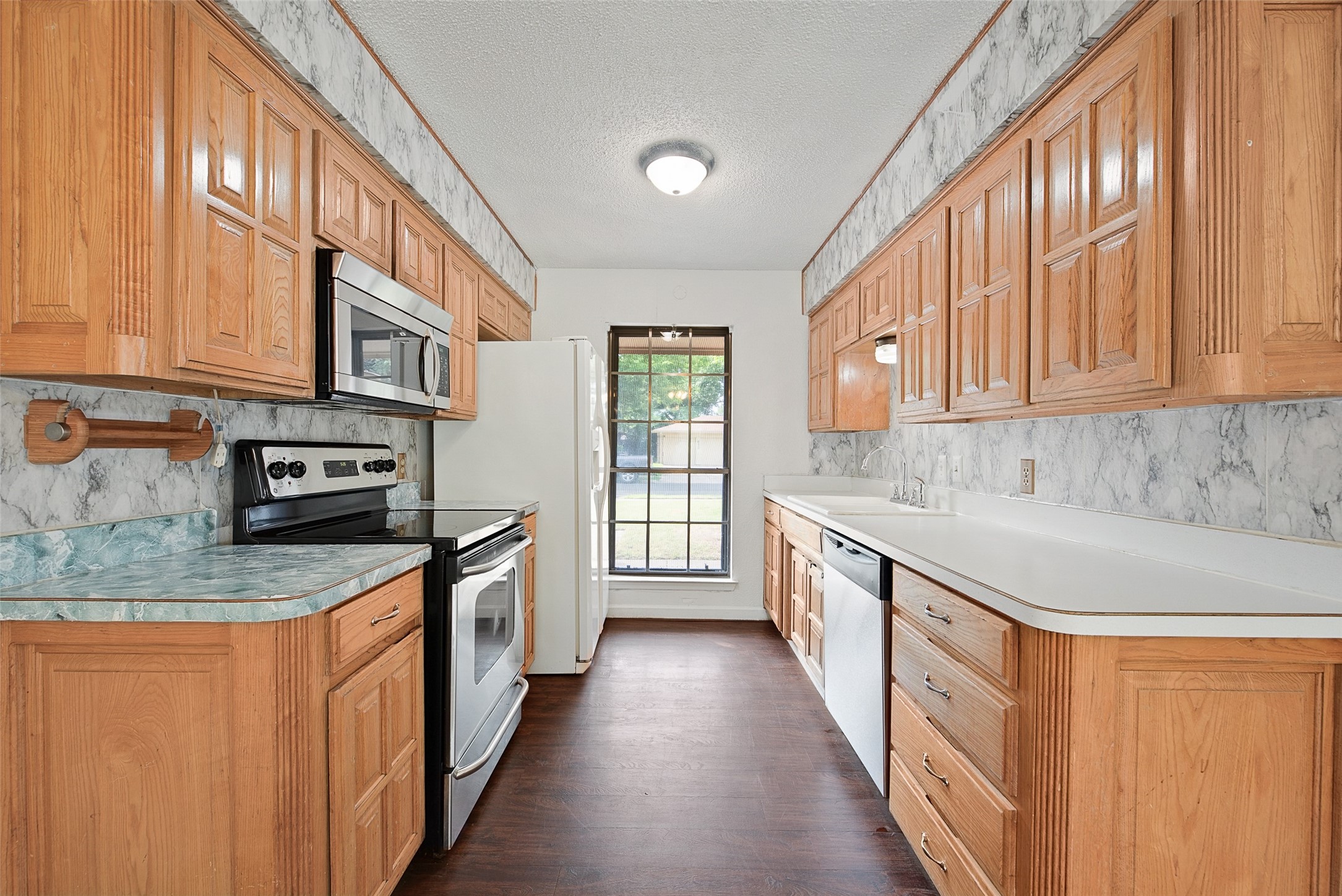 657 Sue Ann Lane Burleson TX 76028
