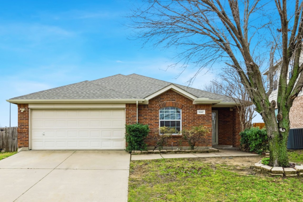 1047 Westbrook Court Grand Prairie TX 75052
