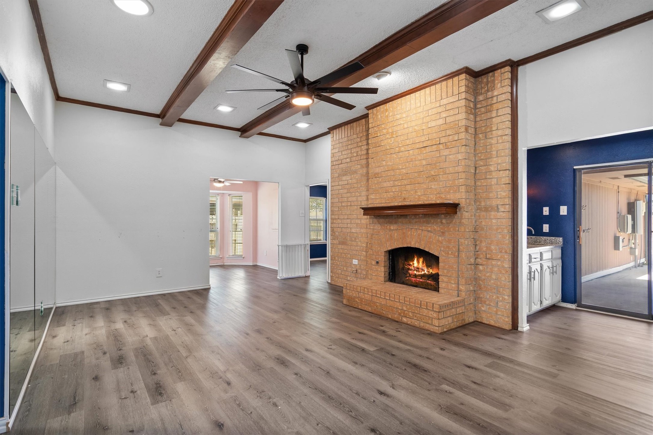 2213 Big Bend Drive Carrollton TX 75007