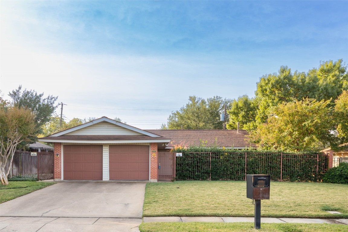 222 Adah Lane Irving TX 75062