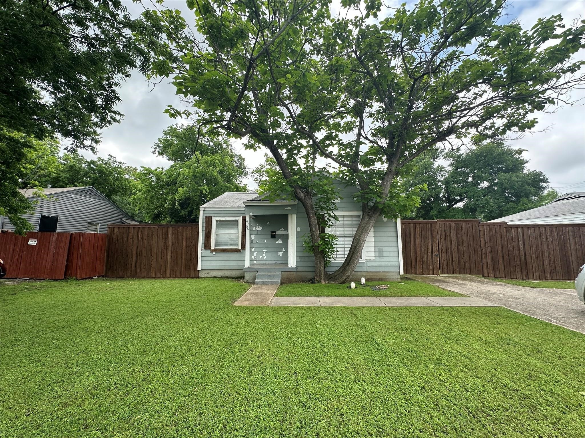 4706 W University Boulevard Dallas TX 75209