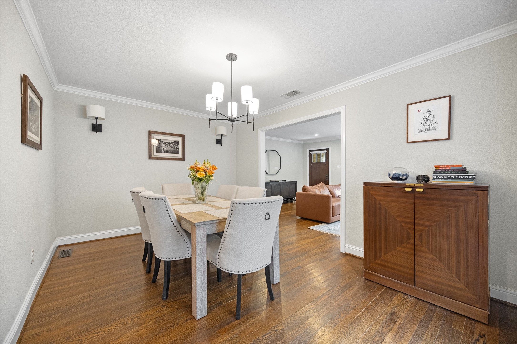 5947 Mercedes Avenue Dallas TX 75206
