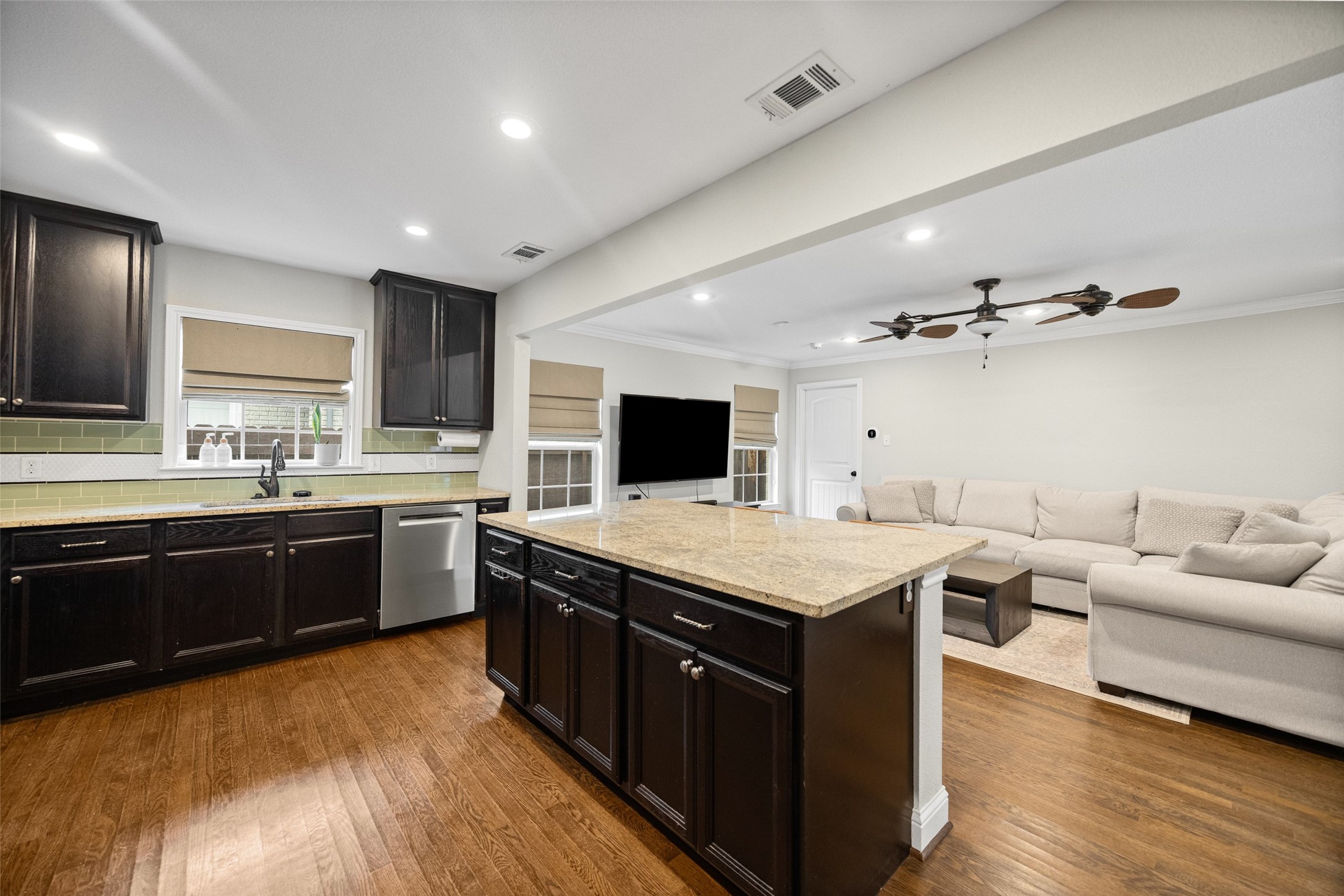 5947 Mercedes Avenue Dallas TX 75206