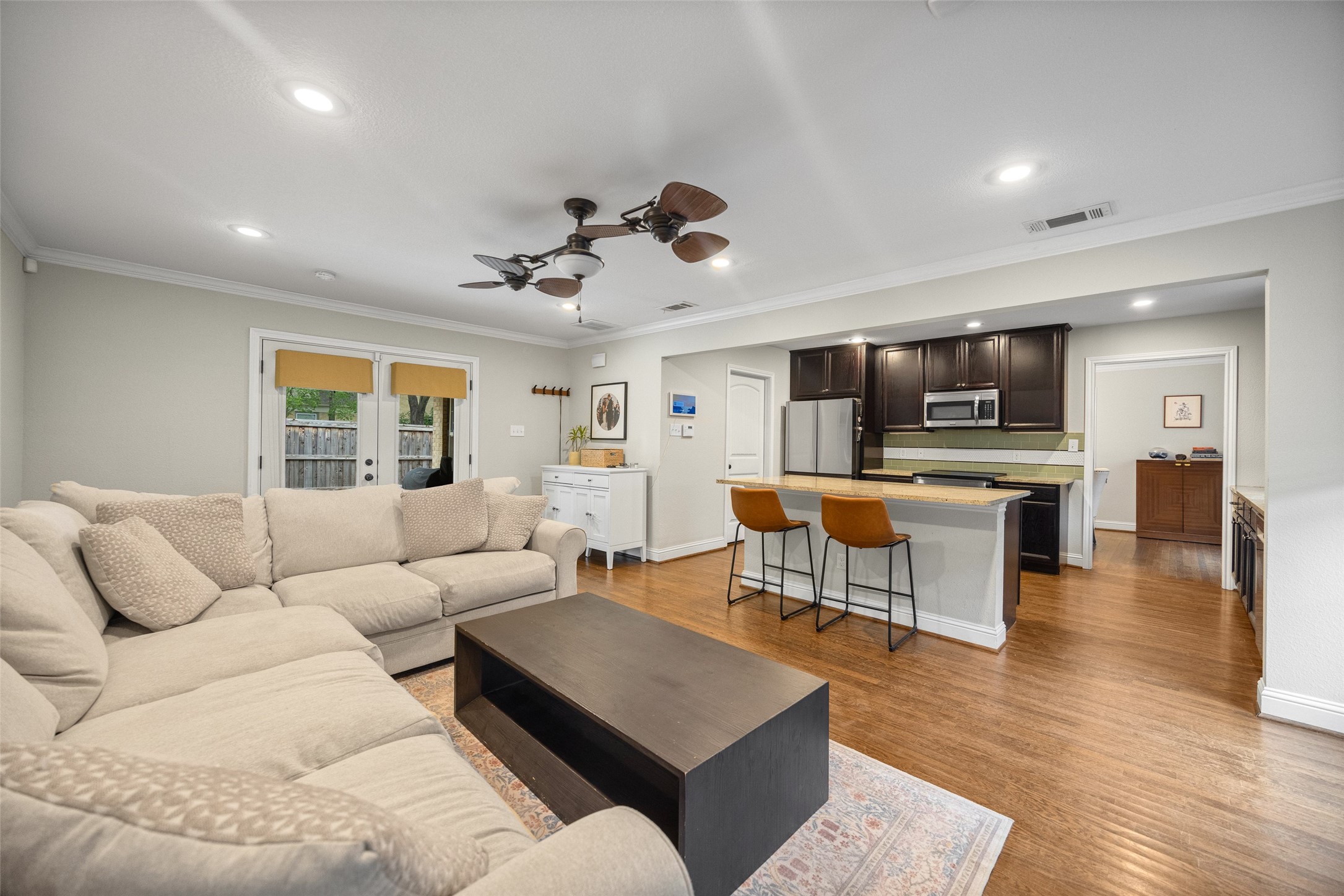 5947 Mercedes Avenue Dallas TX 75206