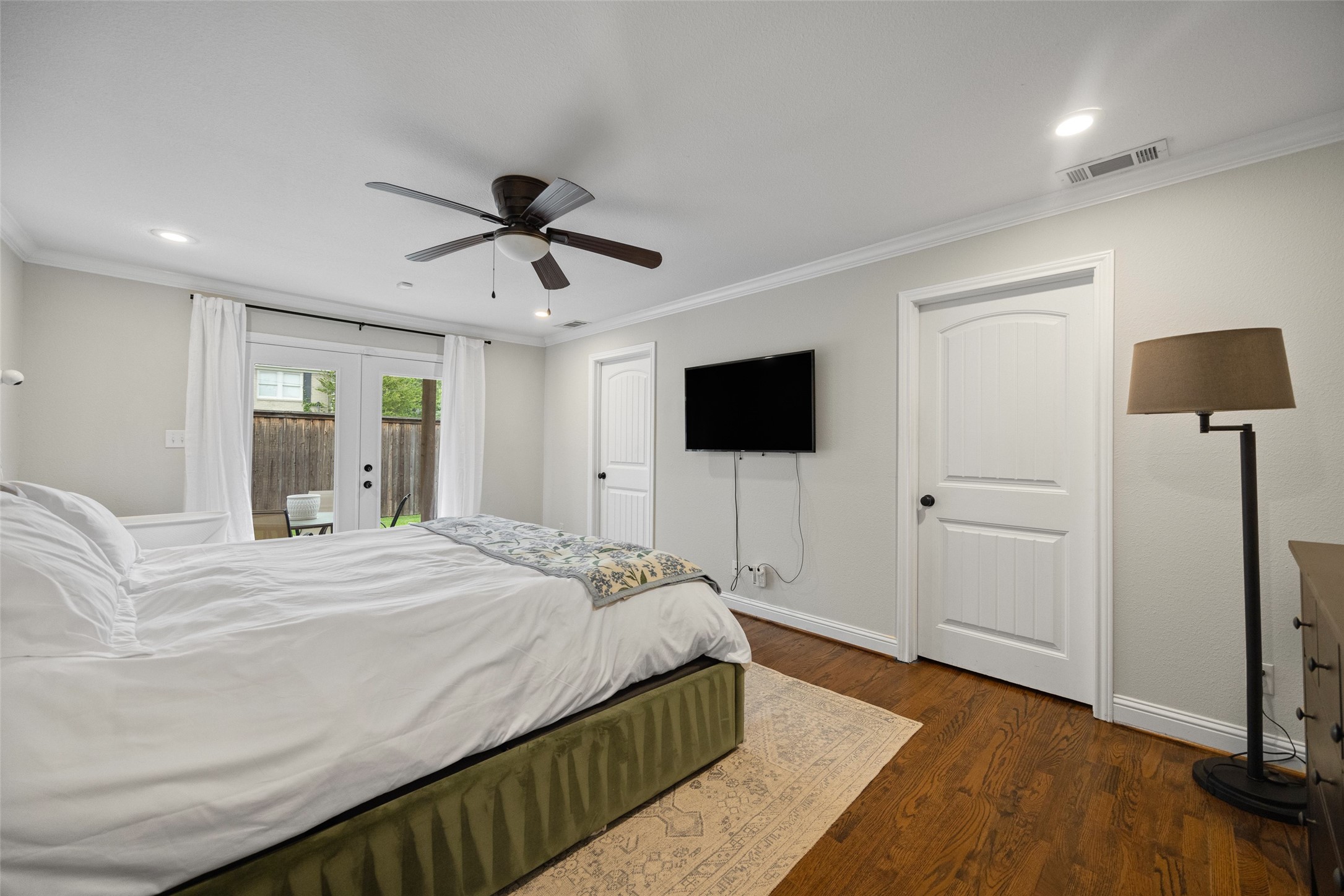 5947 Mercedes Avenue Dallas TX 75206