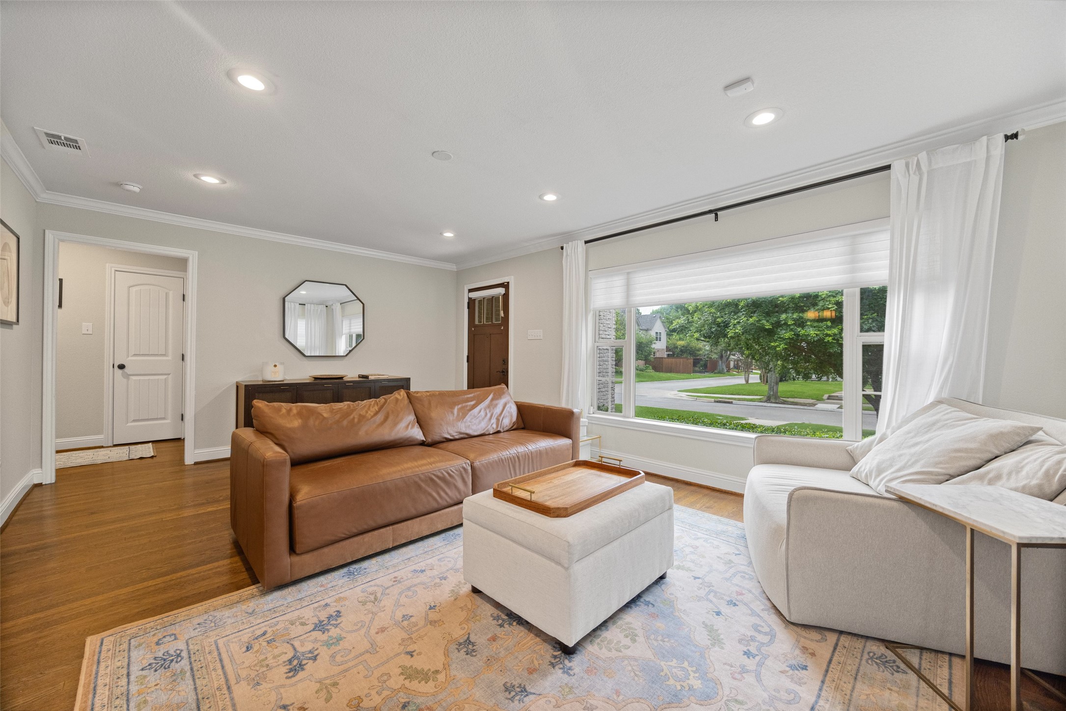 5947 Mercedes Avenue Dallas TX 75206