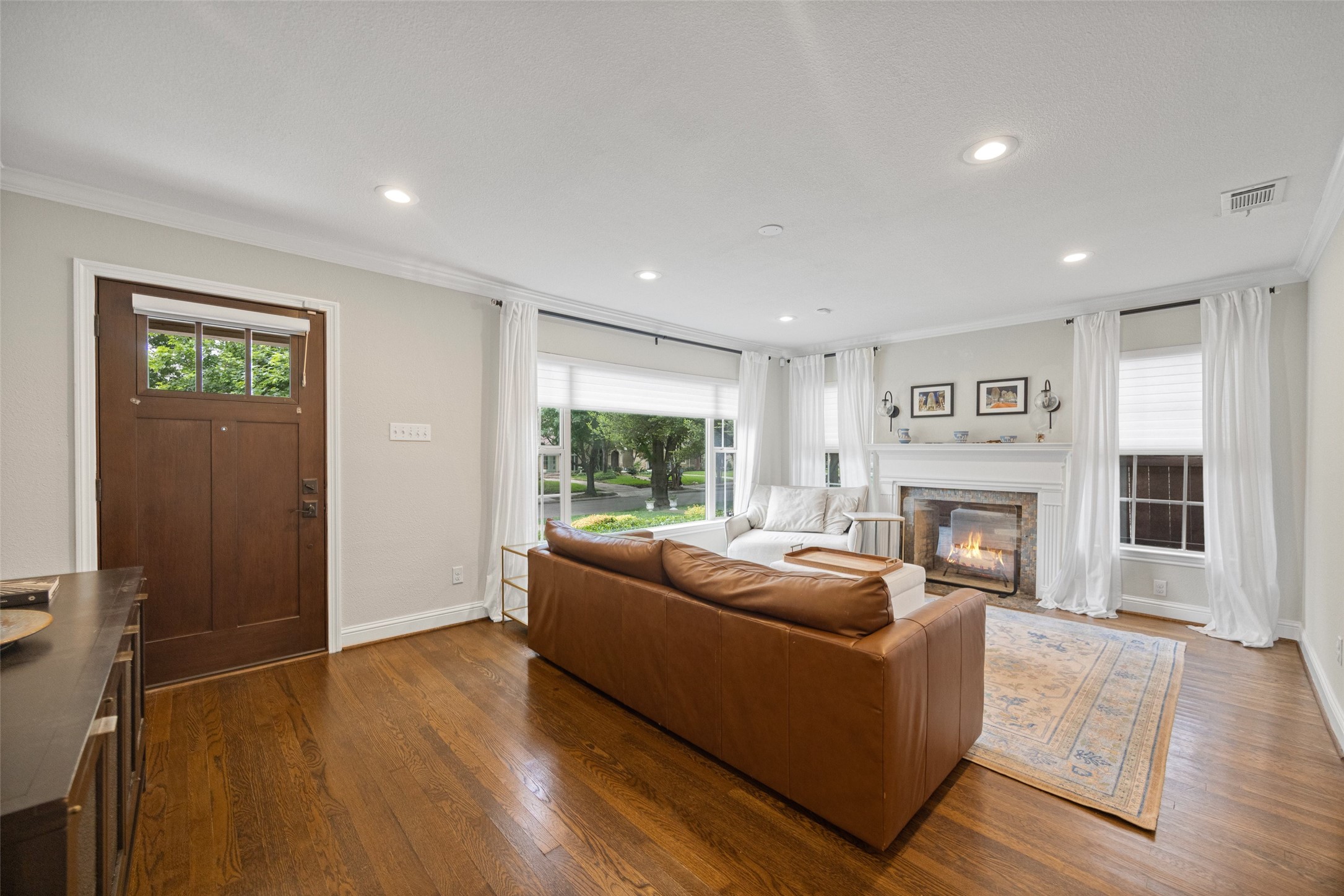 5947 Mercedes Avenue Dallas TX 75206