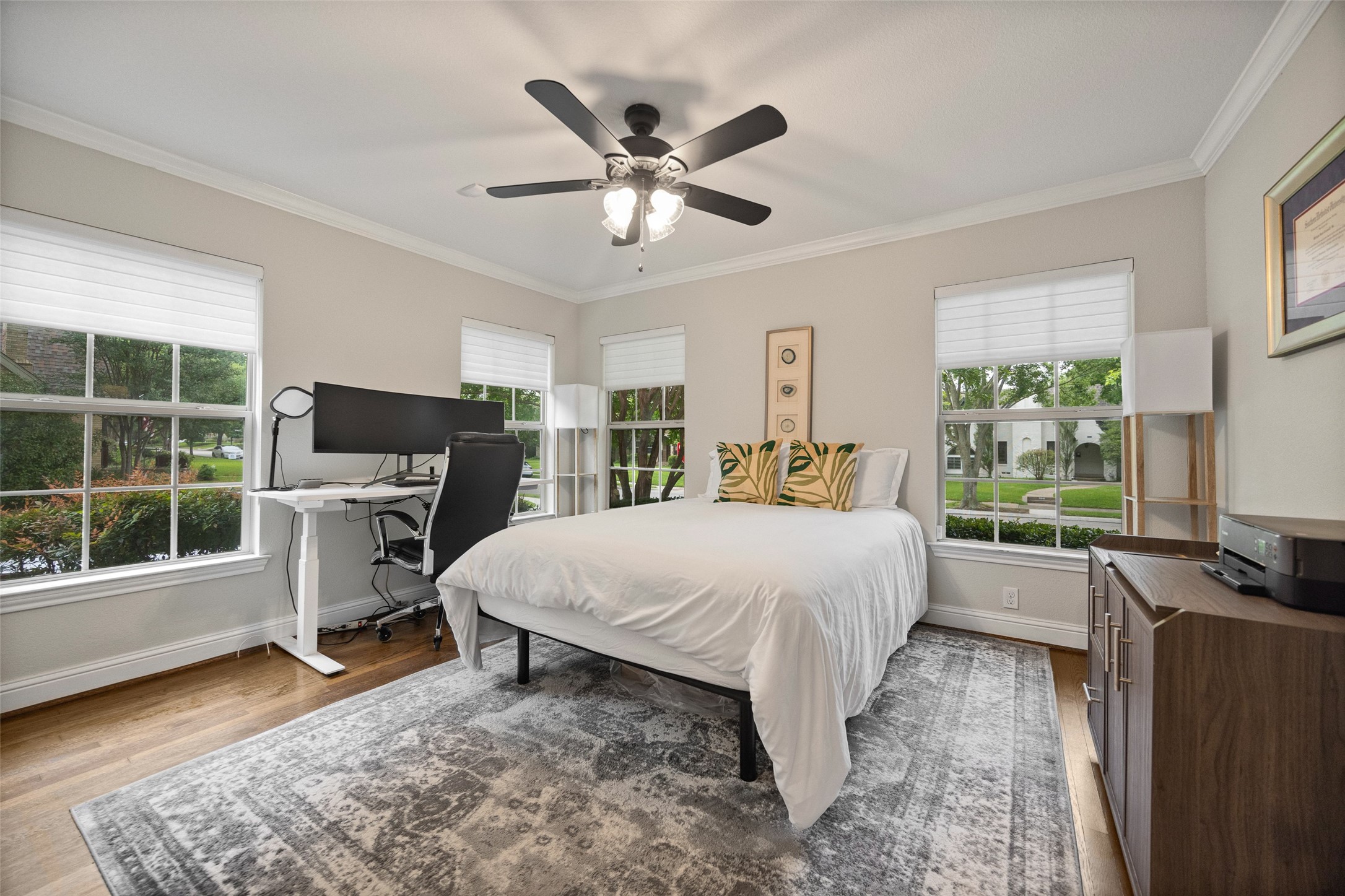 5947 Mercedes Avenue Dallas TX 75206
