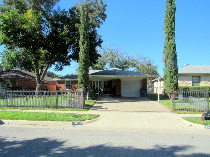 1833 Houghton Road Dallas TX 75217