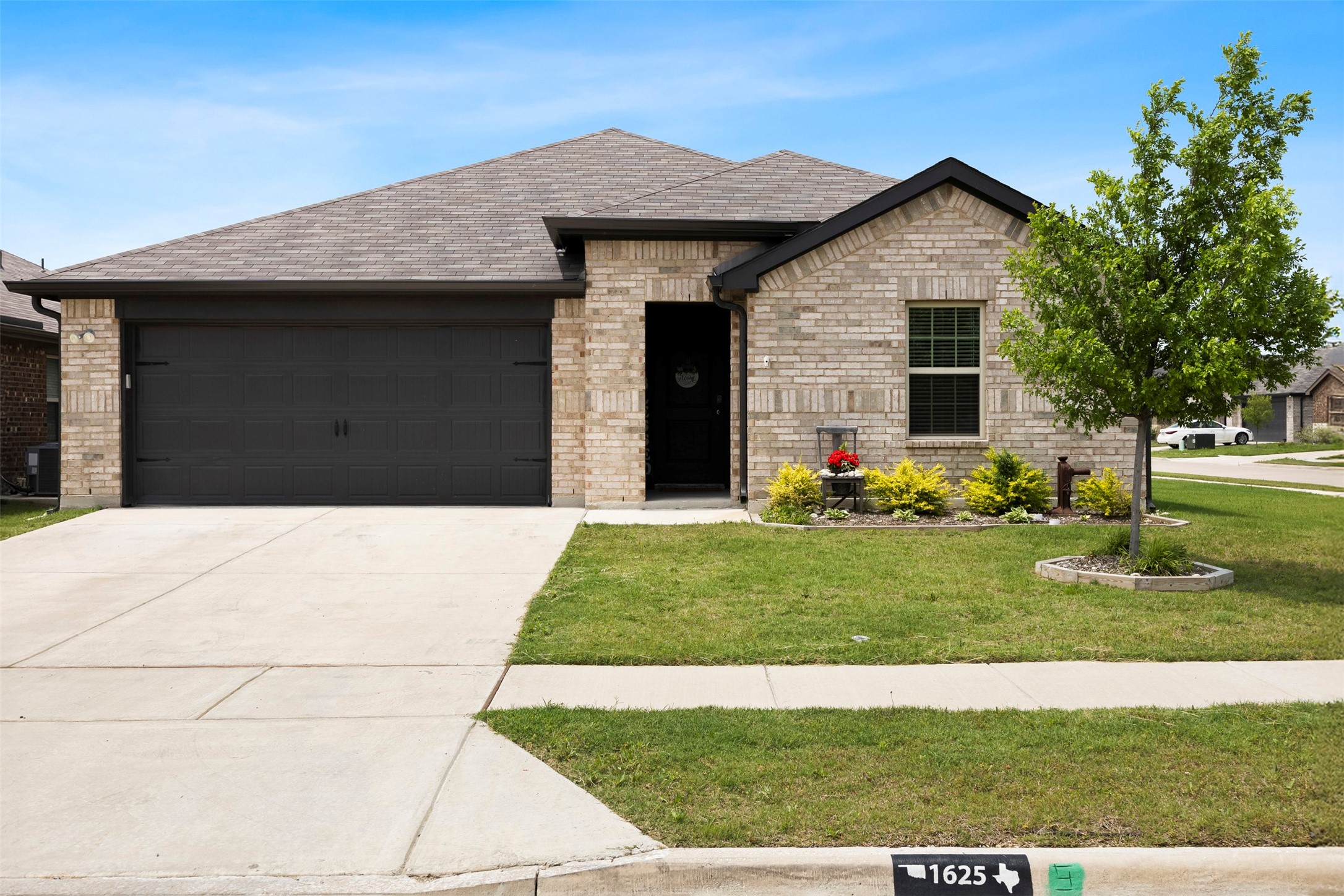 1625 Kirby Lane Lancaster TX 75146