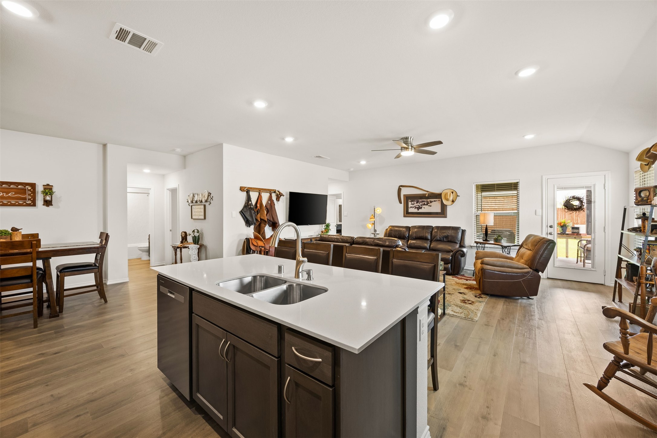 1625 Kirby Lane Lancaster TX 75146