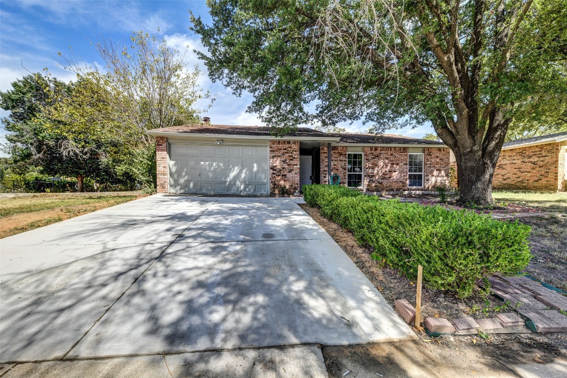 619 Live Oak Drive Mansfield TX 76063