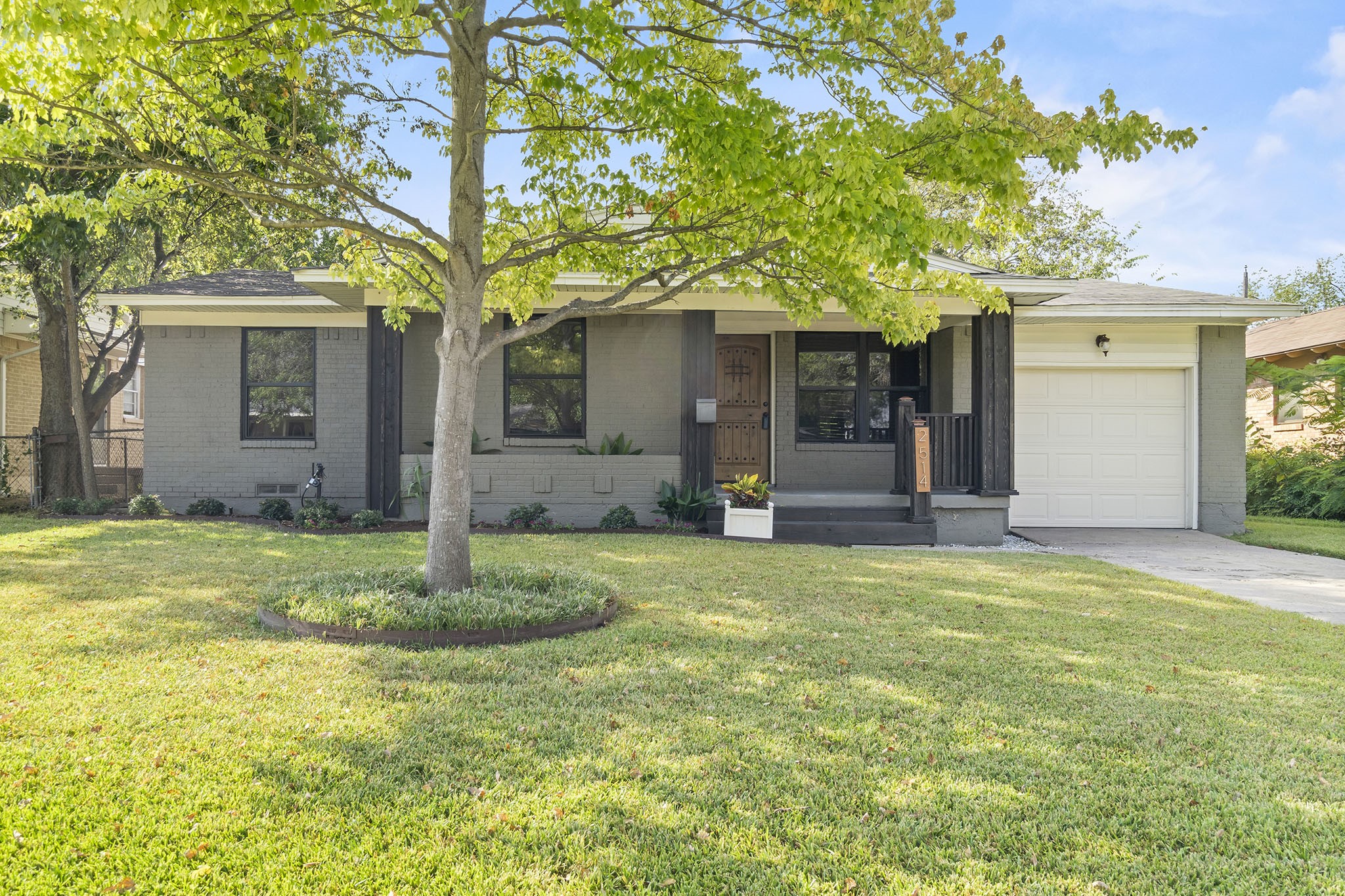 2514 San Paula Avenue Dallas TX 75228
