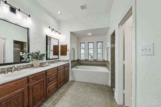 2201 Shakespeare Street Carrollton TX 75010