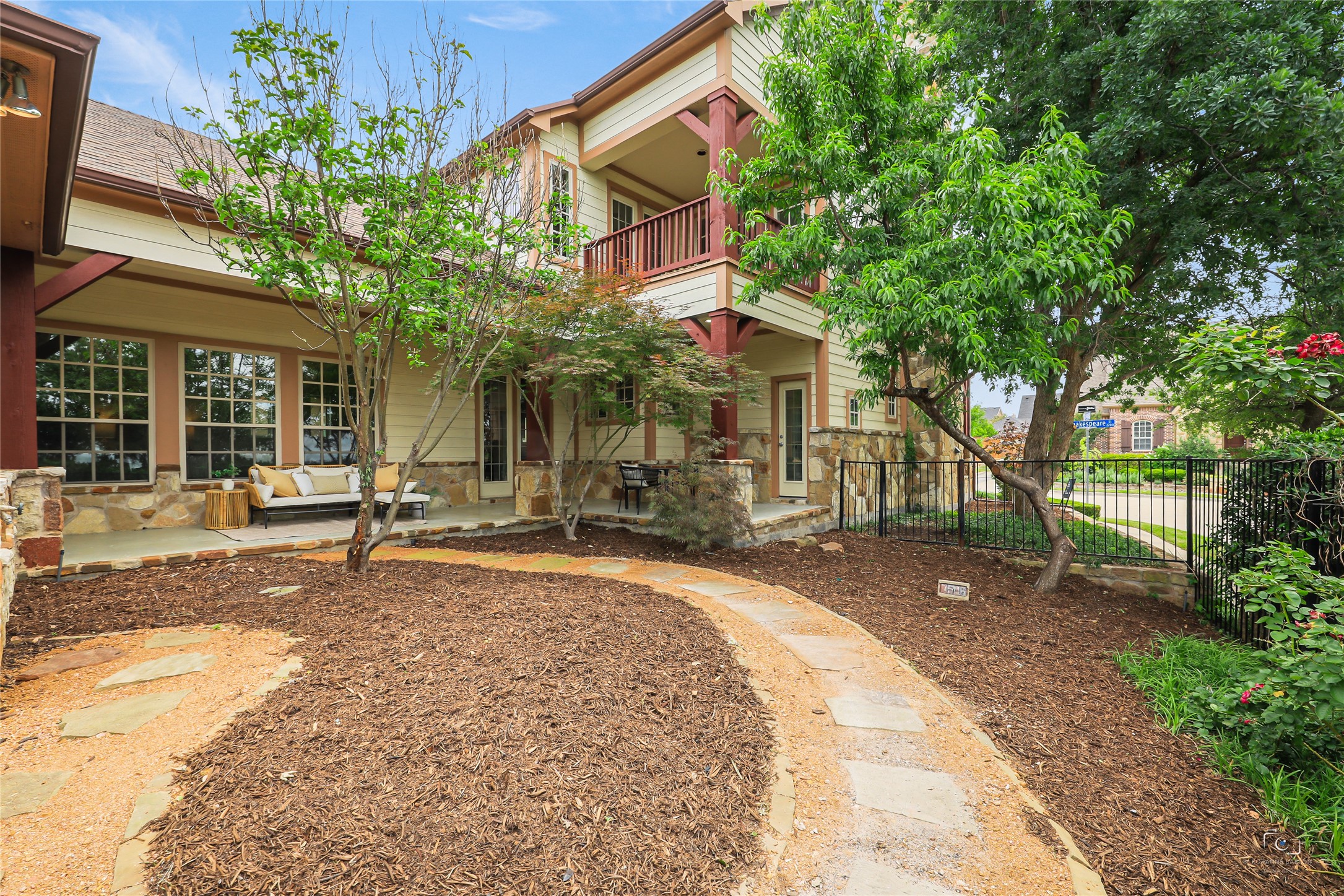 2201 Shakespeare Street Carrollton TX 75010