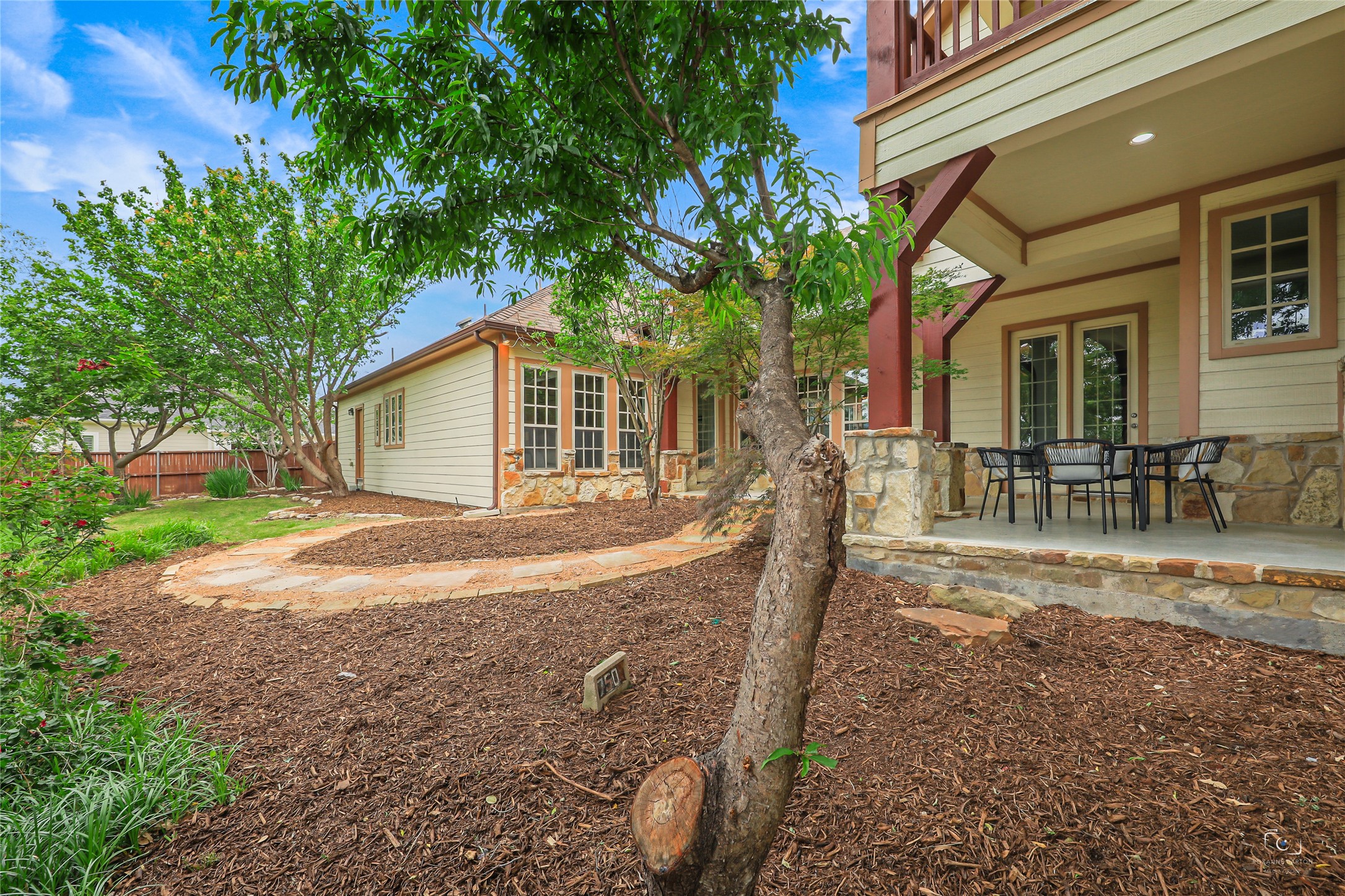 2201 Shakespeare Street Carrollton TX 75010
