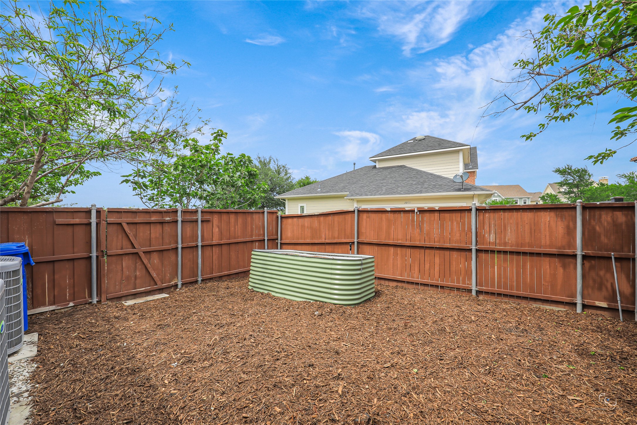 2201 Shakespeare Street Carrollton TX 75010