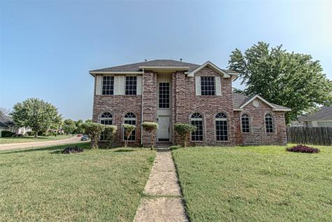1129 Kensington Drive Desoto TX 75115