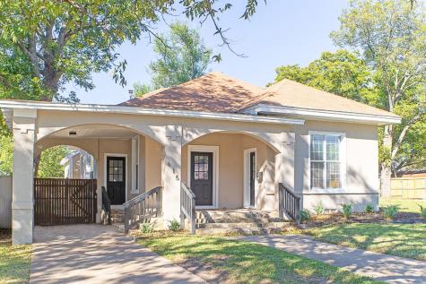 615 N Winnetka Avenue Dallas TX 75208