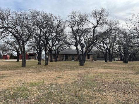 636 Northshore Lane Valley View TX 76272