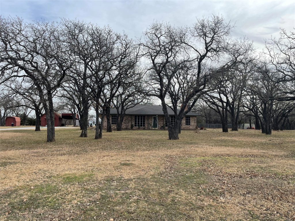 636 Northshore Lane Valley View TX 76272
