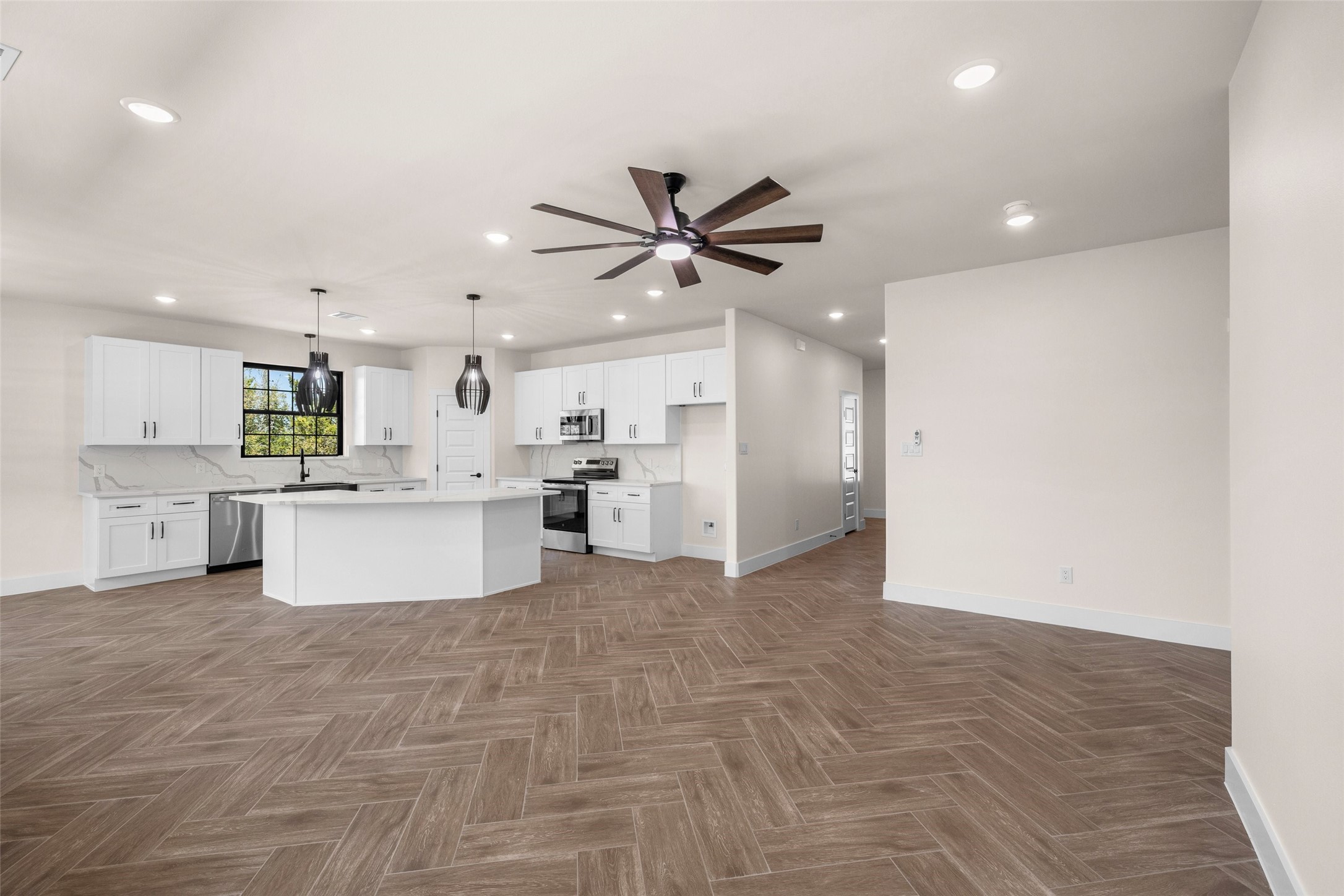 2418 Beverly Drive Granbury TX 76048