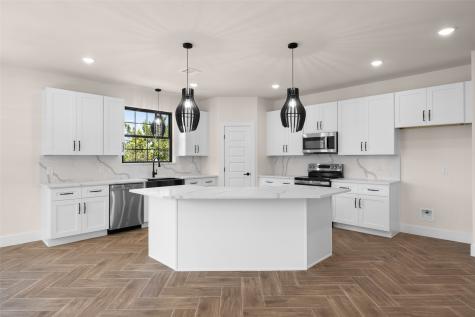 2418 Beverly Drive Granbury TX 76048
