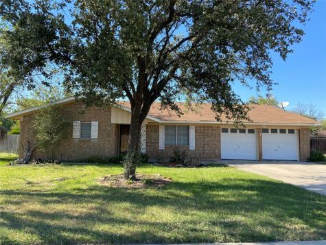 1719 River Oaks Circle Brownwood TX 76801