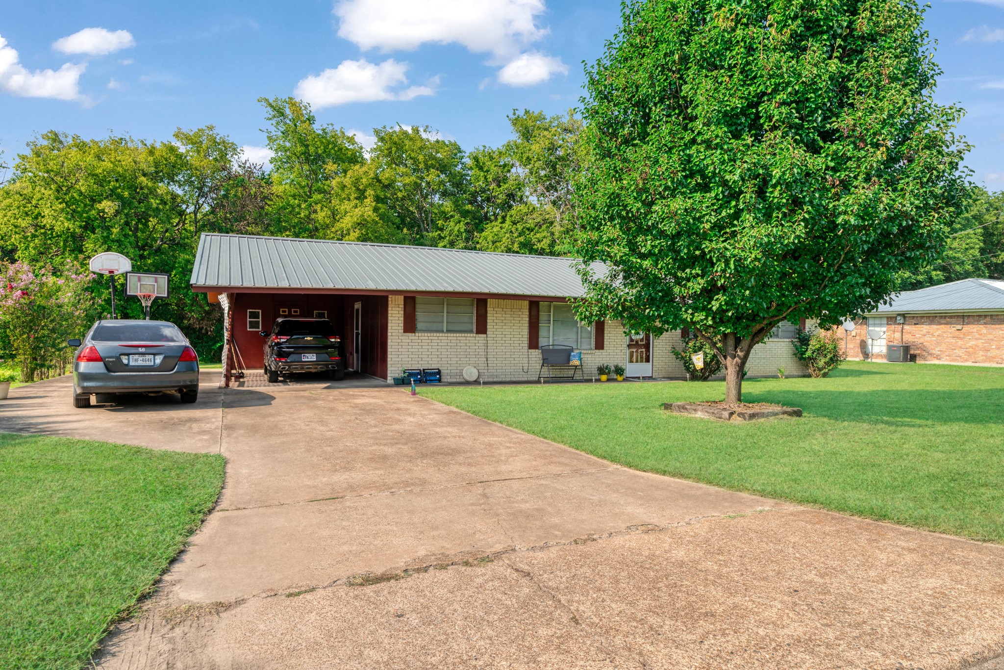 1705 W Taylor Street Clarksville TX 75426