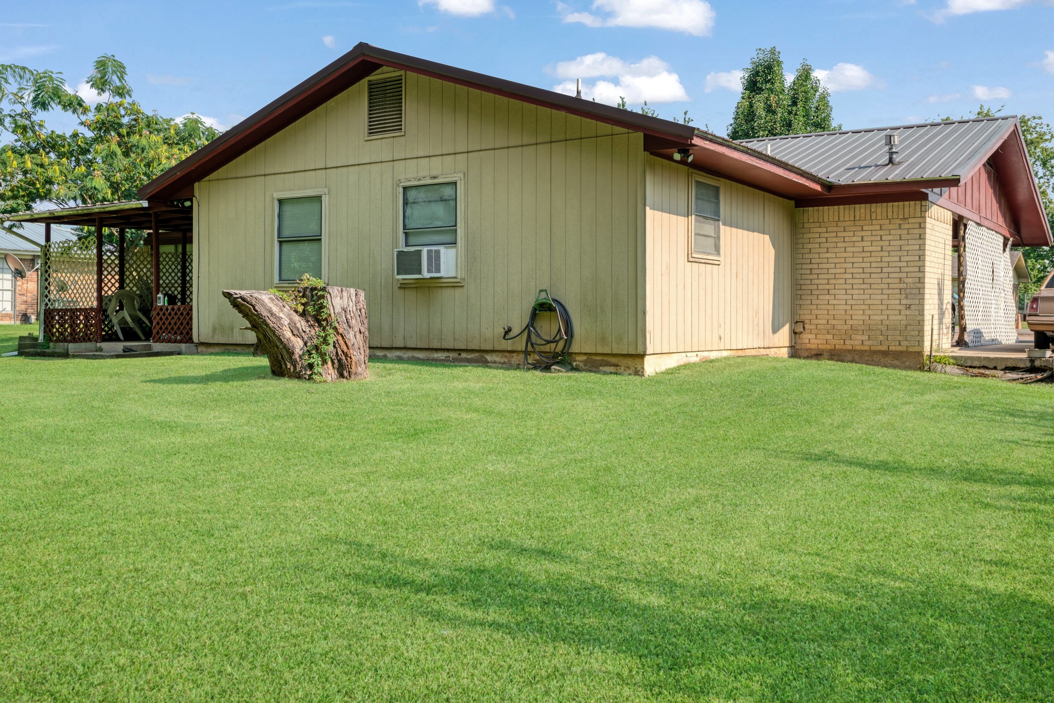 1705 W Taylor Street Clarksville TX 75426