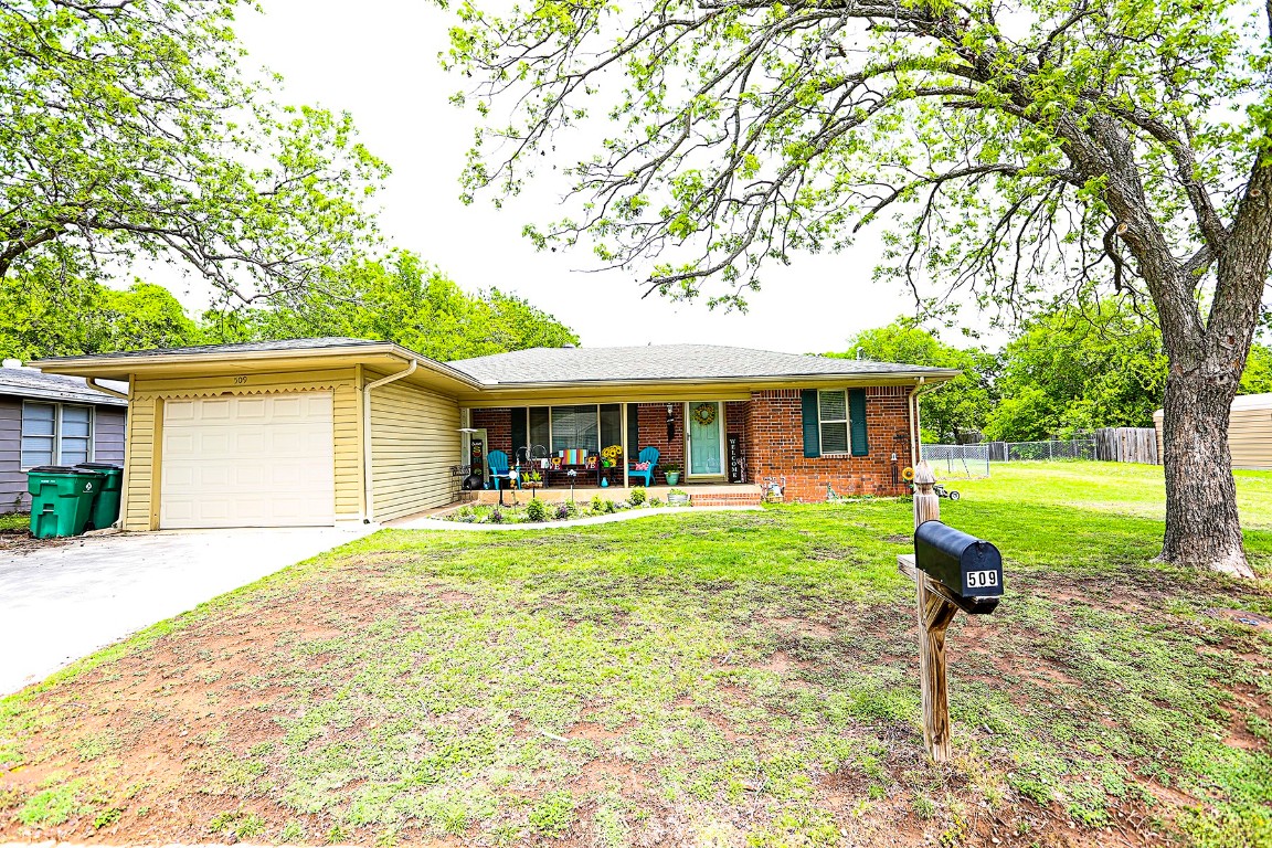 509 Lasalle Street Bowie TX 76230