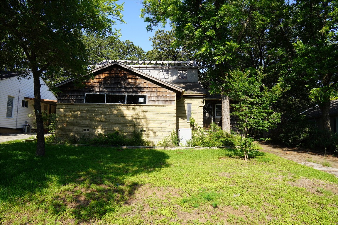 2004 Bluebonnet Drive Fort Worth TX 76111