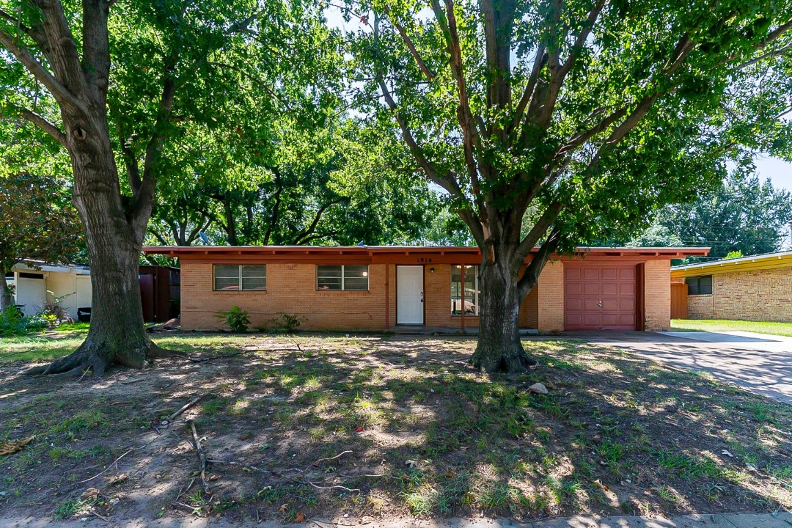 1914 Winthrop Street Irving TX 75061