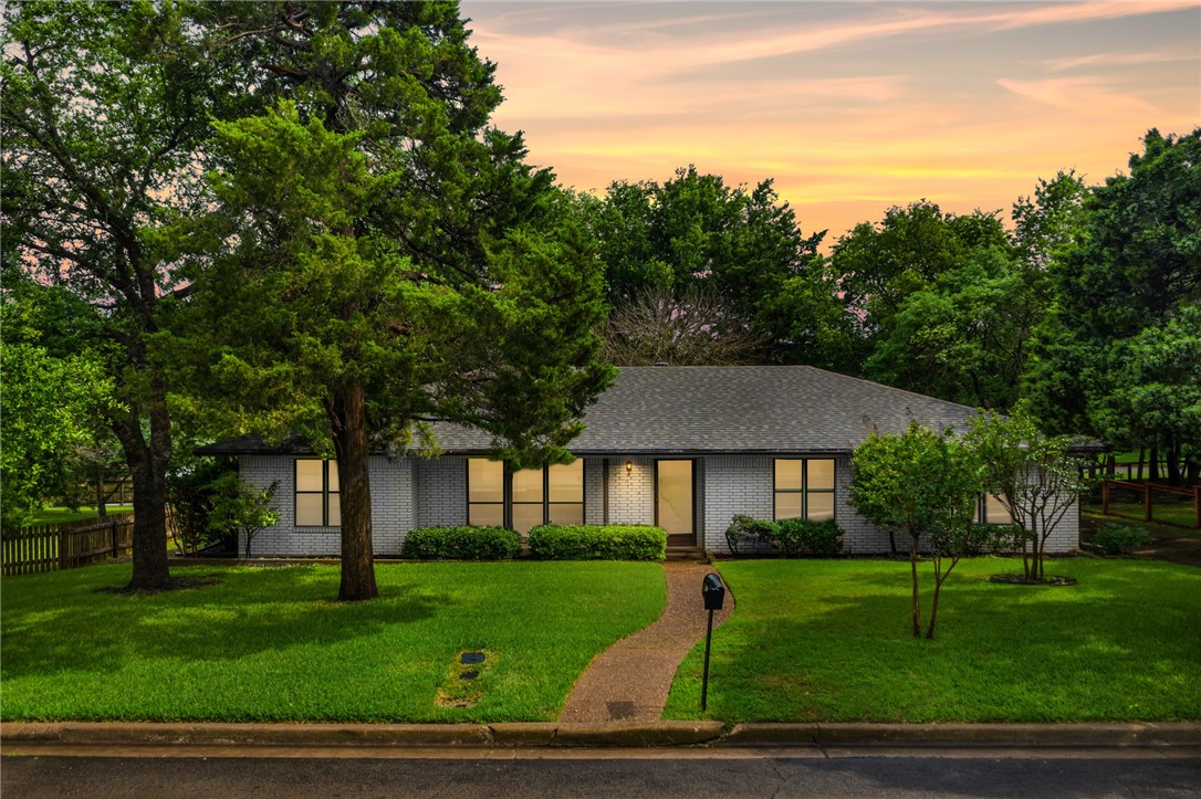 9810 Stony Point Drive Woodway TX 76712