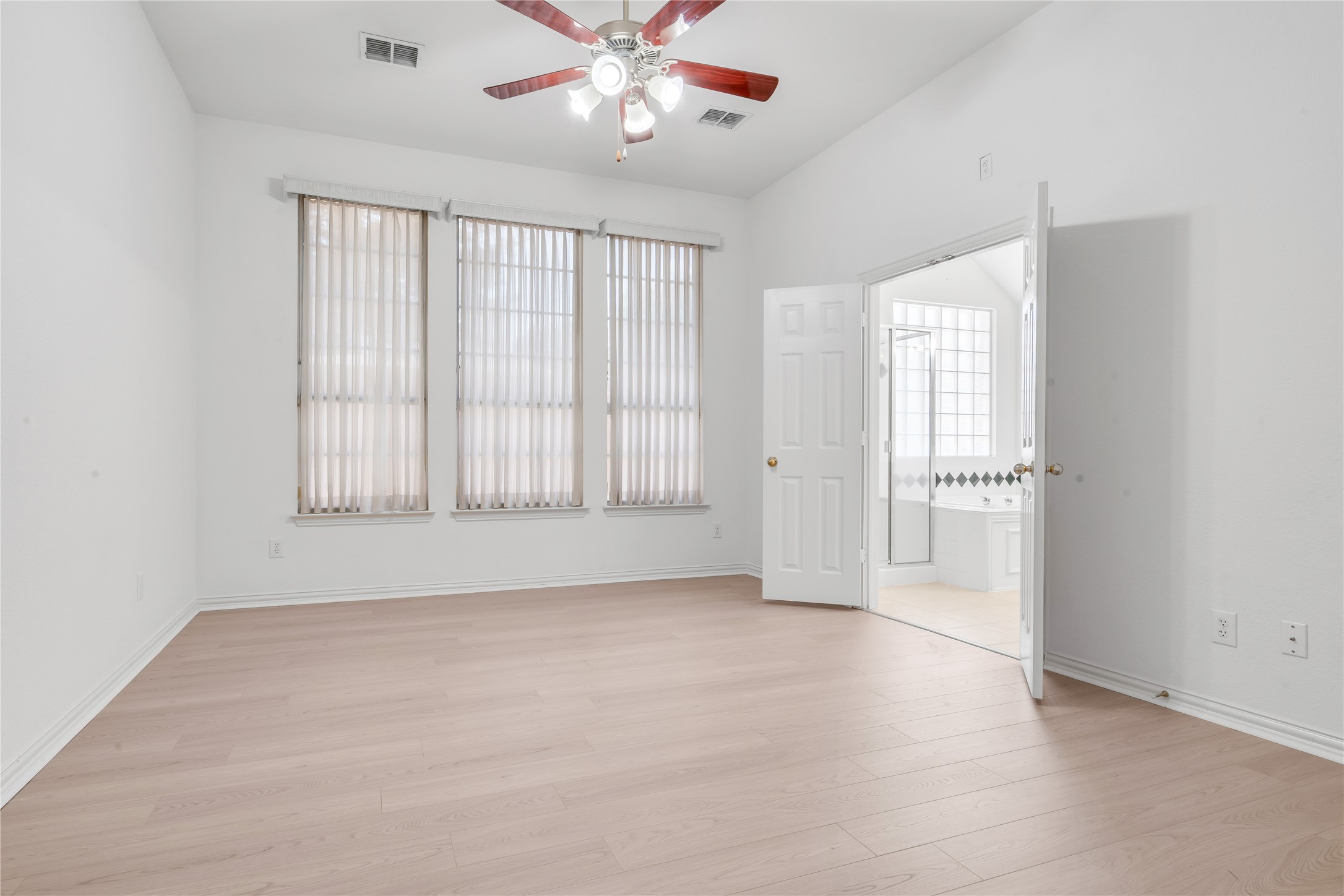 6849 Shoreway Drive Grand Prairie TX 75054