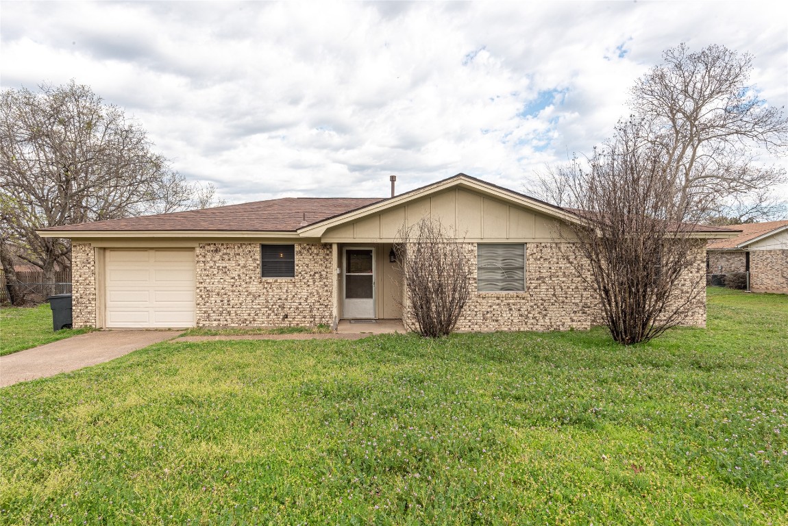 1112 Walters Drive Granbury TX 76048