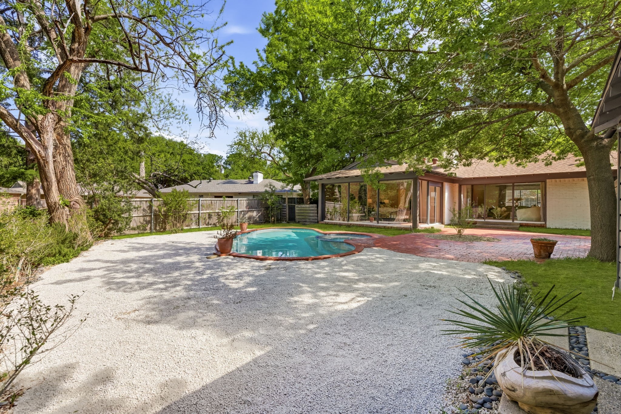 6467 Danbury Lane Dallas TX 75214