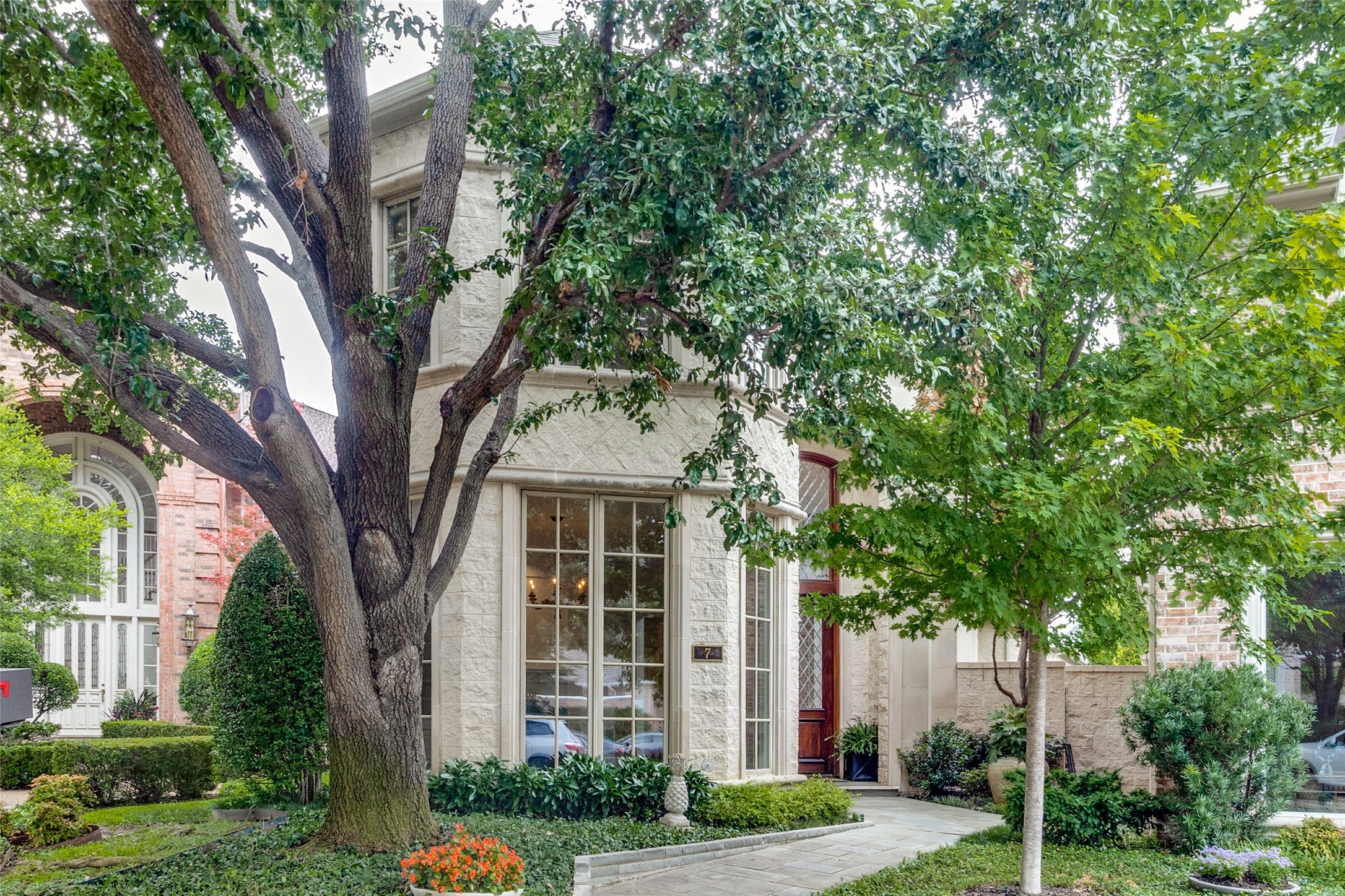 7 Crownwood Court Dallas TX 75225